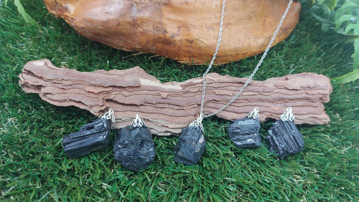 Natural Rough Black Tourmaline Schorl Rough Sterling Steel Necklace Healing Crystal Accessories Zodiac Mineral Stone