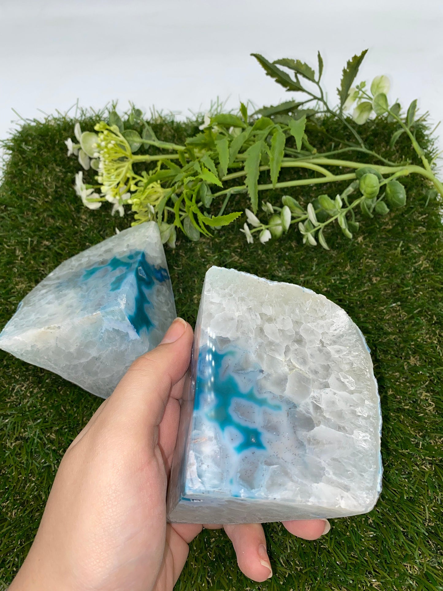 Blue and white Agate Half Geode Book Holder Rock Formation - Home Decor - Bookend