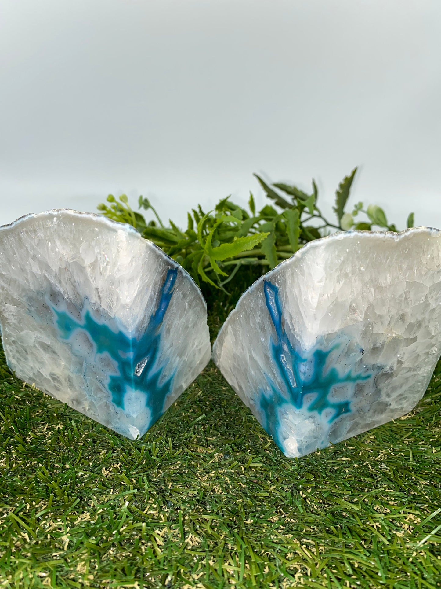 Blue and white Agate Half Geode Book Holder Rock Formation - Home Decor - Bookend