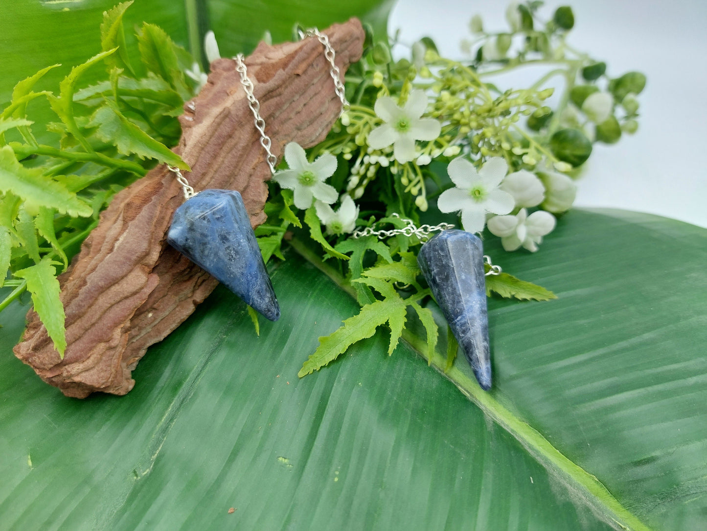 Sodalite Pendulum, Crystal Pendulum, Dowsing Pendulum, Divination Crystal
