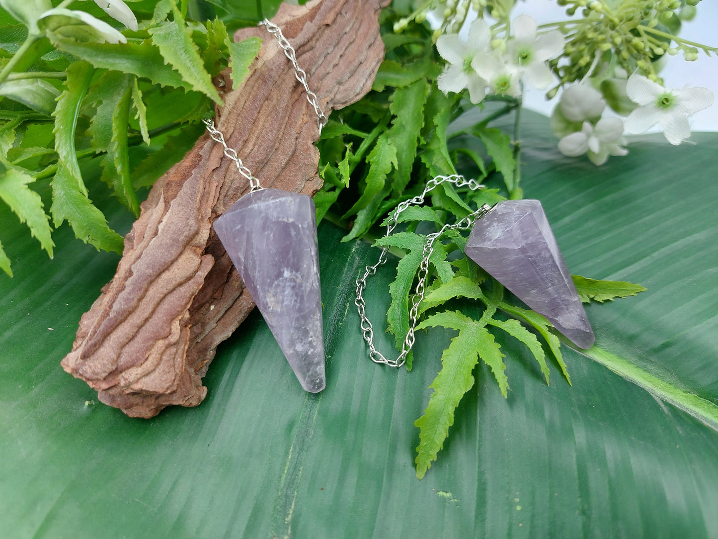 Amethyst Pendulum, Crystal Pendulum, Dowsing Pendulum, Divination Crystal