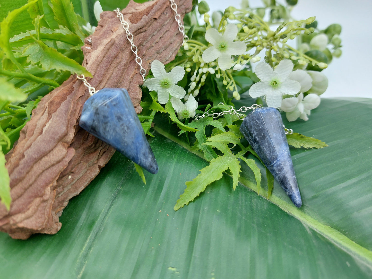 Sodalite Pendulum, Crystal Pendulum, Dowsing Pendulum, Divination Crystal