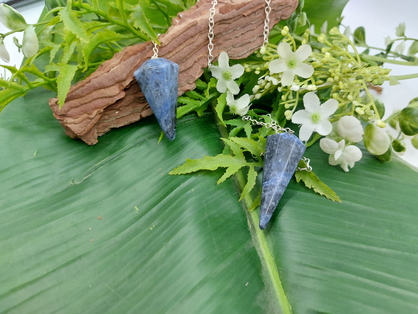 Sodalite Pendulum, Crystal Pendulum, Dowsing Pendulum, Divination Crystal