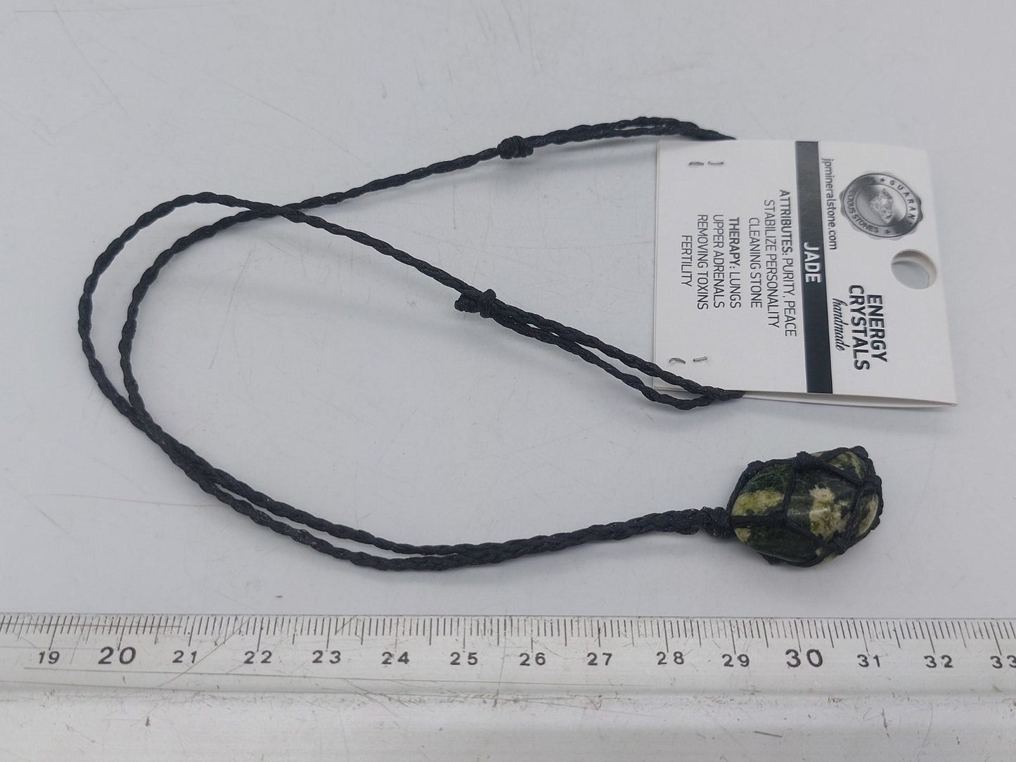 Makramee-Halskette aus poliertem Jadekristall