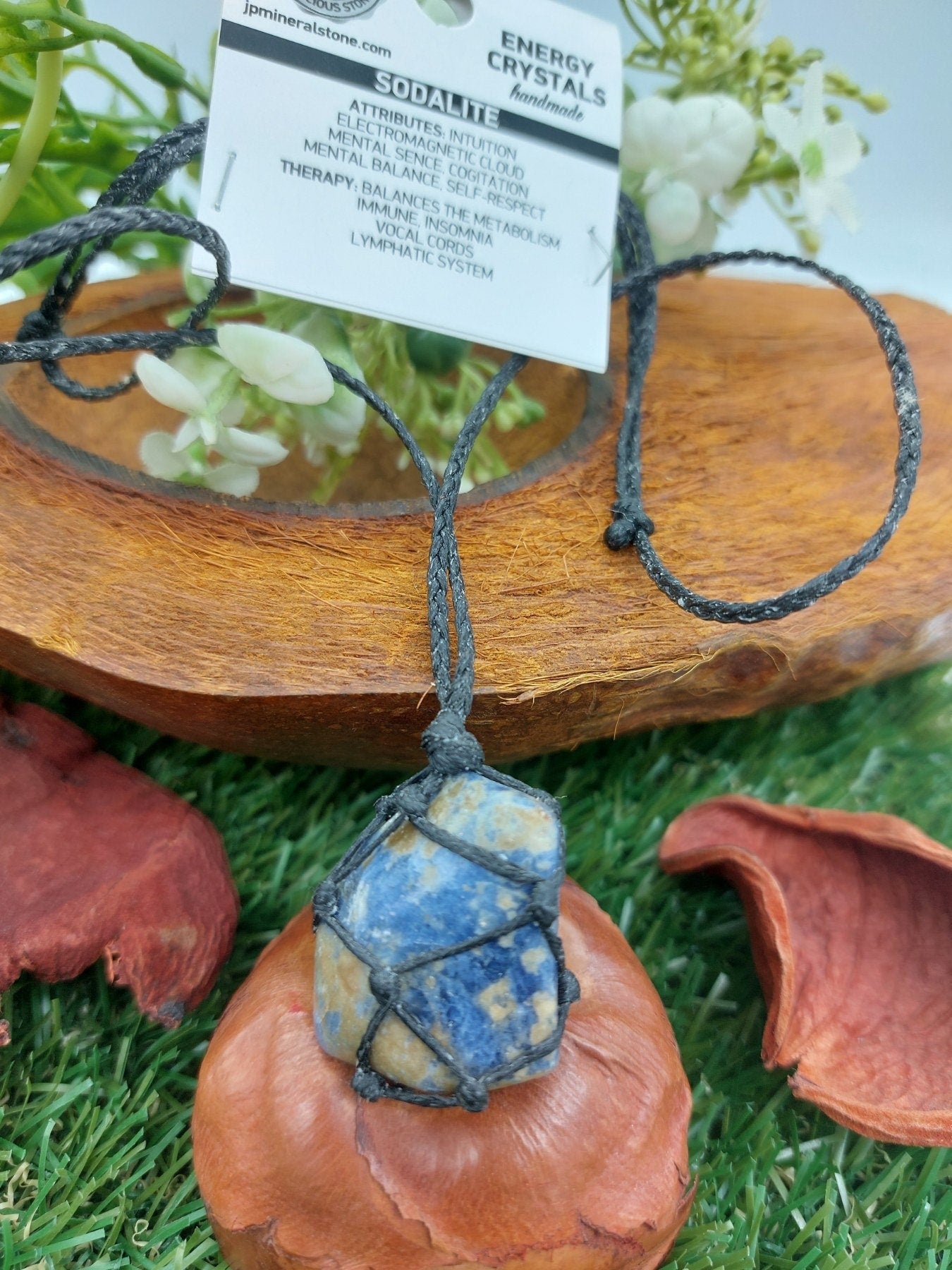 Makramee-Halskette aus poliertem Sodalith-Kristall