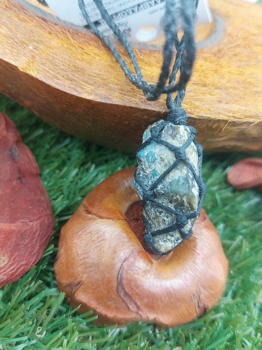 Labradorite Rough Crystal Macrame Necklace