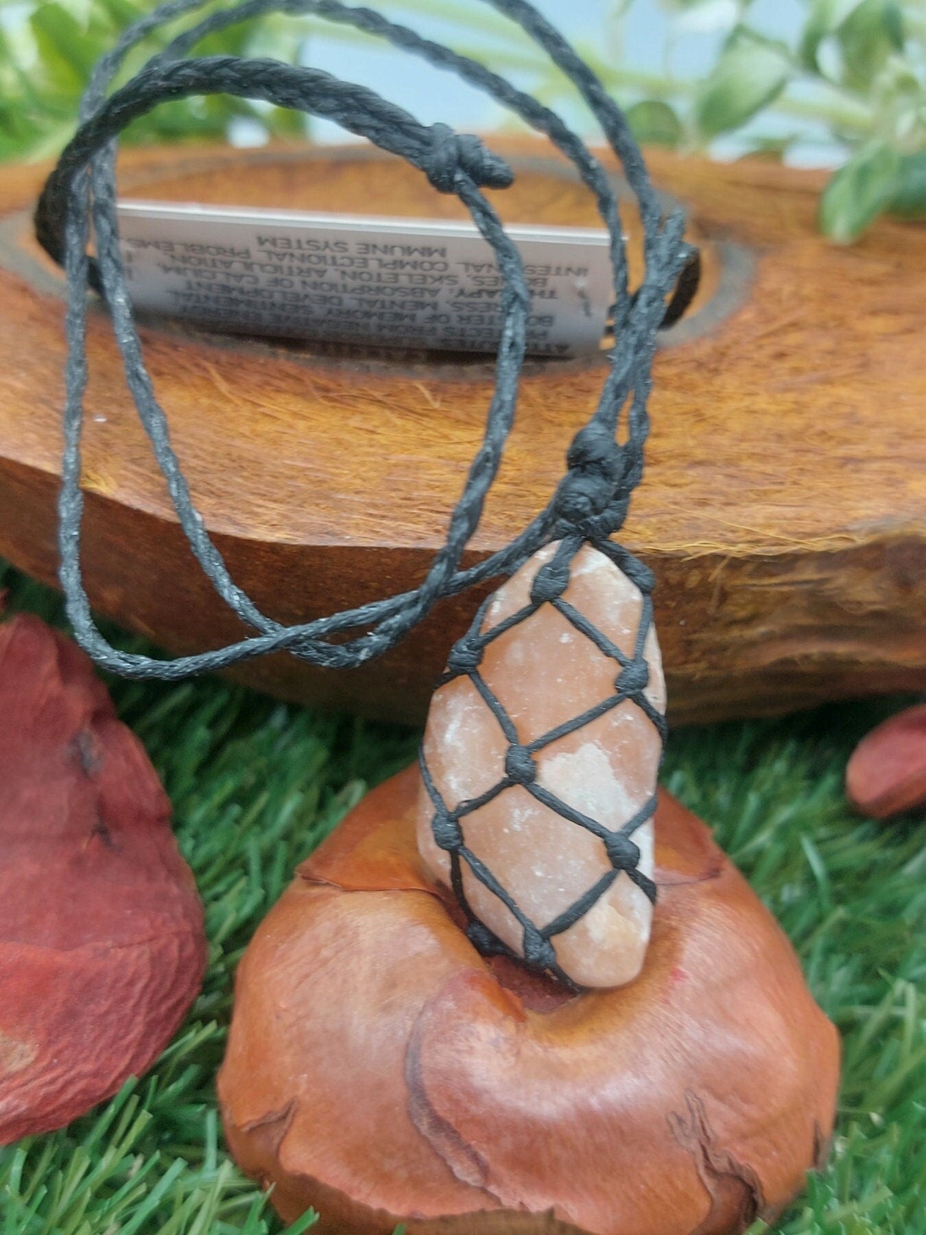 Makramee-Halskette aus poliertem Orangencalcit-Kristall